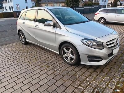 Gebraucht Mercedes B180 122 PS (89 kW) 2018 Grau Van / Kleinbus