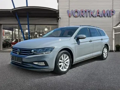 Gebraucht VW Passat Business 122 PS (89 kW) 2022 Mondsteingrau Kombi