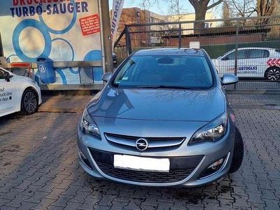 Gebraucht Opel Astra Exklusiv 140 PS (102 kW) 2014 Limousine
