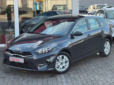 Nowe Kia Ceed Vision 140 KM (102 kW) 2026 Szary Hatchback