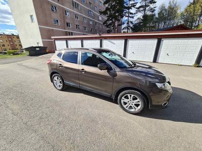 Gebraucht Nissan Qashqai Tekna 116 PS (85 kW) 2016 Braun SUV