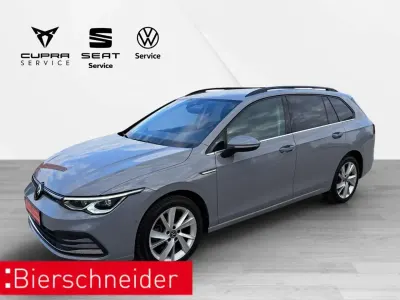 Gebraucht VW Golf VIII Style 150 PS (110 kW) 2023 Grau Kombi