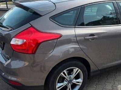 Grau Gebraucht 2013 Ford Focus Champions Edition Limousine | 4.600 € (Guter Preis)