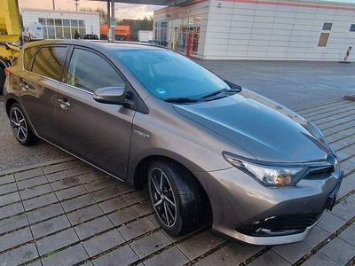 Toyota Auris Hybrid