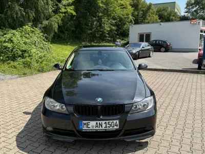 Gebraucht BMW 320 150 PS (110 kW) 2007 Schwarz Limousine
