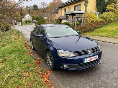 Blau Gebraucht 2011 VW Jetta Comfortline Limousine | 8.900 € (Fairer Preis)