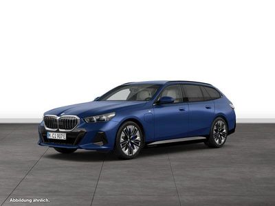 Bmw individual frozen portimao blau metallic Gebraucht 2025 BMW 550e Comfort Edition Kombi | 82.564 € (Etwas zu teuer)