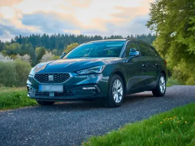 Gebraucht Seat Leon Style 150 PS (110 kW) 2022 Grau Limousine