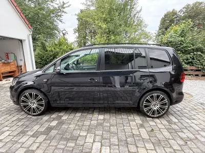 Gebraucht VW Touran Match 105 PS (77 kW) 2012 Schwarz Van / Kleinbus