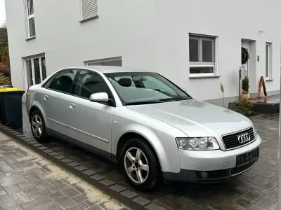 Gebraucht Audi A4 102 PS (75 kW) 2004 Silber Limousine