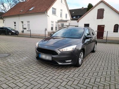 Usata Ford Focus 120 CV (88 kW) 2015 Grigio Station wagon