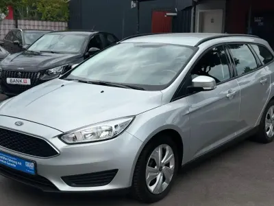 Gebraucht Ford Focus Trend 101 PS (74 kW) 2016 Silber Kombi
