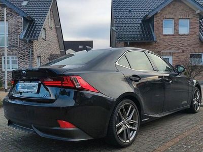 Schwarz Gebraucht 2016 Lexus IS300 Sport Line Limousine | 15.890 €