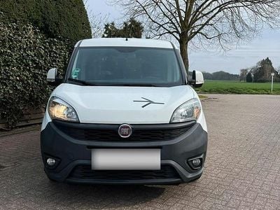 Usata Fiat Doblò 90 CV (66 kW) 2015 Bianco Monovolume