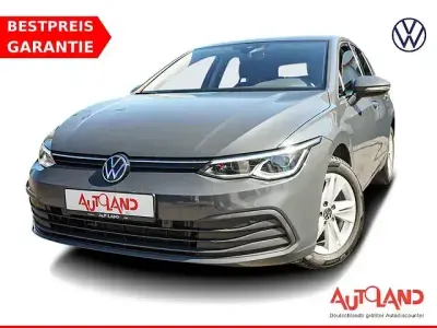 Gebraucht VW Golf VIII Life 131 PS (96 kW) 2023 Grau Limousine