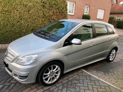 Gebraucht Mercedes B160 95 PS (69 kW) 2011 Grau Van / Kleinbus