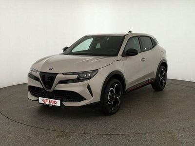 Neu Alfa Romeo Junior Edizione Speciale 145 PS (106 kW) 2025 Beige SUV