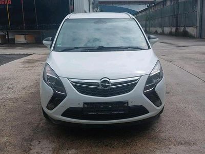 Weiß Gebraucht 2015 Opel Zafira Tourer Van / Kleinbus | 5.400 € (Guter Preis)
