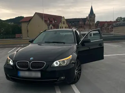 Gebraucht BMW 525 197 PS (144 kW) 2007 Schwarz Kombi