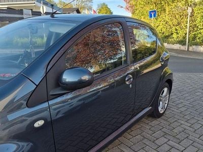Brugt Toyota Aygo 68 HK (50 kW) 2009 Grå Hatchback