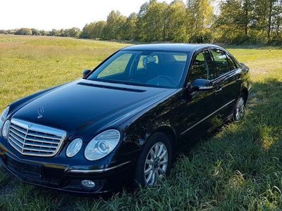 Mercedes E200