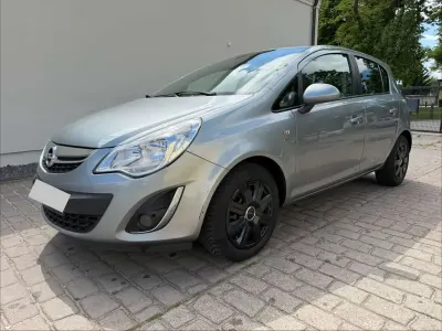 Gebraucht Opel Corsa Active 95 PS (69 kW) 2013 Silbersee/perl silber (m2) Kleinwagen