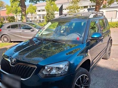 Second-hand Skoda Yeti 125 CP (91 kW) 2015 Albastru SUV
