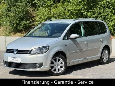 Gebraucht VW Touran Life 105 PS (77 kW) 2013 Gold Van / Kleinbus