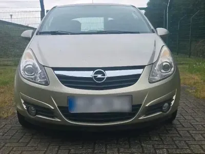 Gebraucht Opel Corsa 80 PS (58 kW) 2010 Gold Kleinwagen