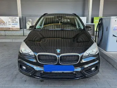 Gebraucht BMW 218 Gran Tourer Sport Line 150 PS (110 kW) 2016 Schwarz Van / Kleinbus