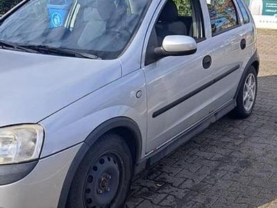 Silber Gebraucht 2001 Opel Corsa Kleinwagen | 990 € (Fairer Preis)