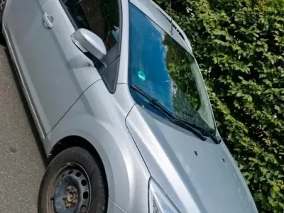 Gebraucht Ford Focus 125 PS (91 kW) 2009 Grau Kombi