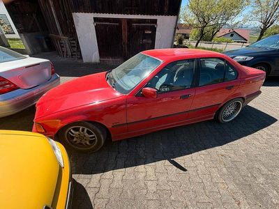 Brugt BMW 318 Basis 116 HK (85 kW) 1997 Rød Sedan