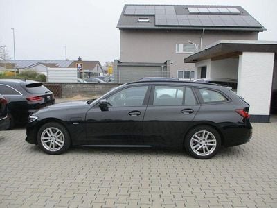 Gebraucht BMW 330e 184 PS (135 kW) 2021 Schwarz Kombi