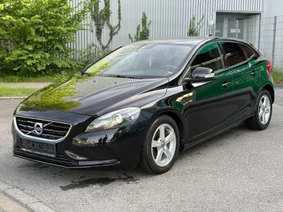 Usata Volvo V40 You! 114 CV (83 kW) 2013 Nero Berlina