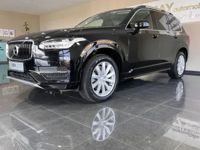 Gebraucht Volvo XC90 Momentum 235 PS (172 kW) 2019 Onyx black / metallic SUV