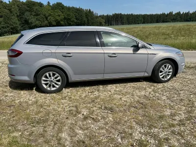 Gebraucht Ford Mondeo Titanium 140 PS (102 kW) 2014 Grau Kombi