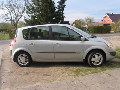 Gebraucht Renault Scénic II Privilege 113 PS (83 kW) 2004 Silber metallic Van / Kleinbus