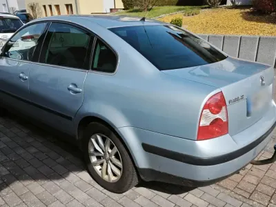 Gebraucht VW Passat 115 PS (84 kW) 2003 Blau Limousine