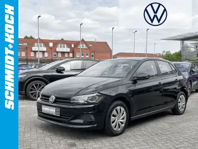 Gebraucht VW Polo Trendline 65 PS (47 kW) 2018 Deep black perleffekt (schwarz) Kleinwagen