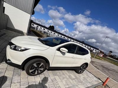 Gebraucht Nissan Qashqai N-Connecta 131 PS (96 kW) 2017 Weiß SUV