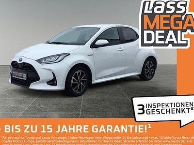Gebraucht Toyota Yaris Hybrid Club 116 PS (85 kW) 2021 Weiß Limousine