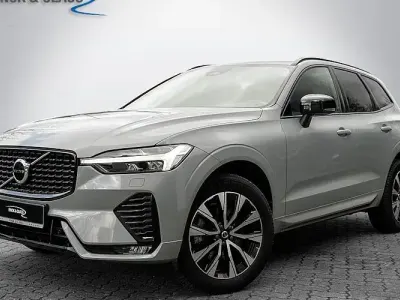 Gebraucht Volvo XC60 Plus 197 PS (144 kW) 2024 Vapour grey SUV