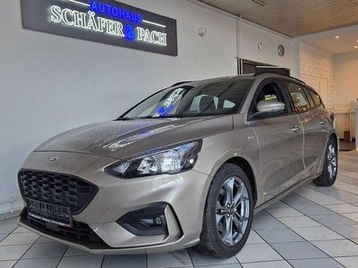 Grau Gebraucht 2019 Ford Focus ST-Line Limousine | 15.299 € (Fairer Preis)
