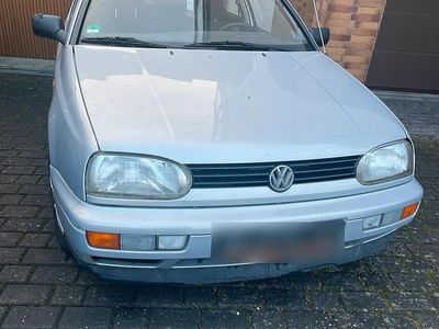 Gebraucht VW Golf III 60 PS (44 kW) 1995 Silber Kleinwagen