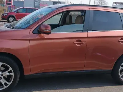 Begagnad Mitsubishi Outlander 150 HK (110 kW) 2012 Brun SUV