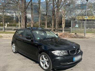 Gebraucht BMW 120 177 PS (130 kW) 2010 Schwarz Kleinwagen