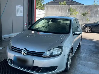 Gebraucht VW Golf VI 105 PS (77 kW) 2009 Silber Kleinwagen