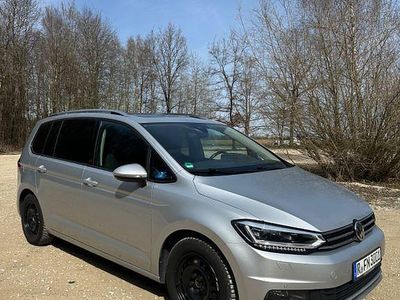 Gebraucht VW Touran Sound 150 PS (110 kW) 2018 Silber Van / Kleinbus