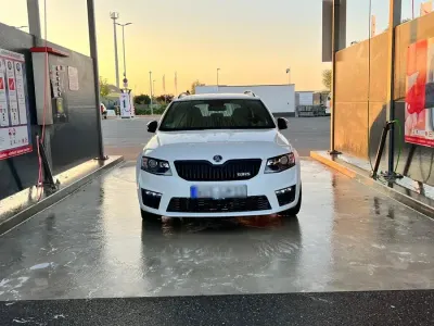 Gebraucht Skoda Octavia vRS 220 PS (161 kW) 2015 Weiß Kombi